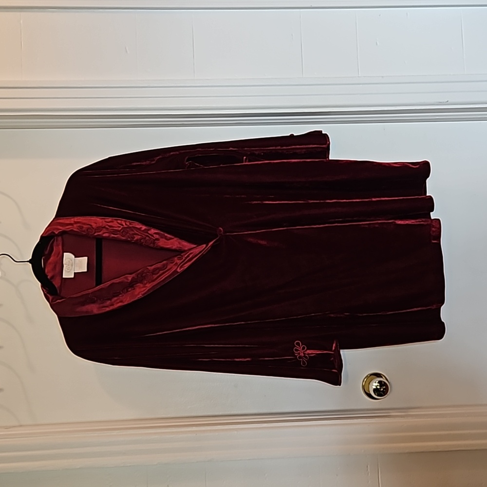Vintage La vie en rose velvet rope